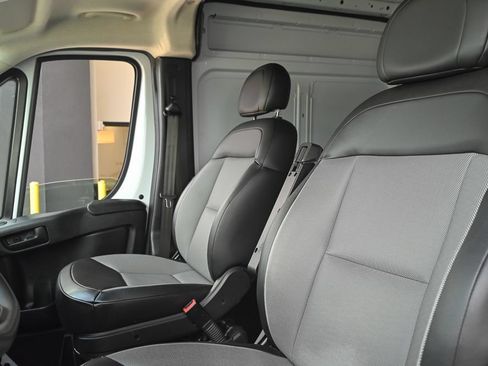 Used 2023 RAM ProMaster 2500 FWD image 13
