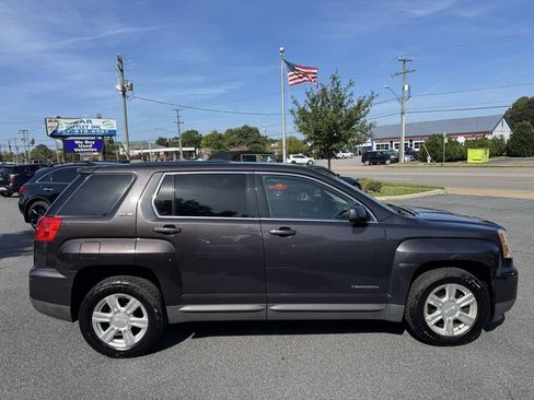 Used 2016 GMC Terrain SLE FWD image 4