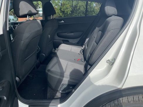 Used 2020 Kia Sportage LX image 16
