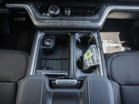 New 2026 Ford Expedition Platinum w/ Stealth Performance Package AWD/4WD image 39