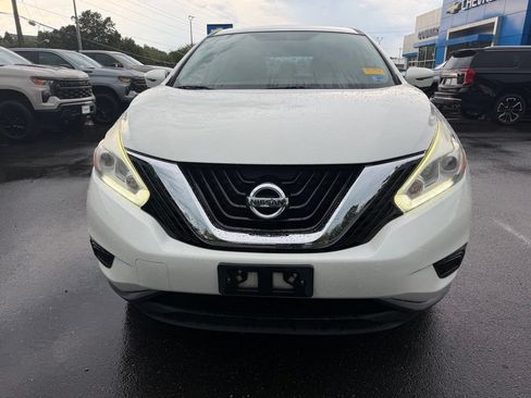 Used 2017 Nissan Murano S w/ Navigation Package FWD image 2