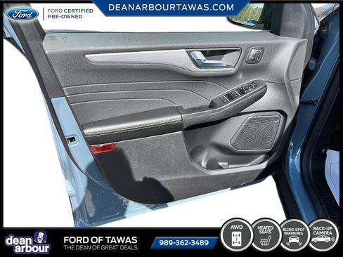 Certified 2023 Ford Escape Platinum w/ Class II Trailer Tow Package AWD/4WD image 4