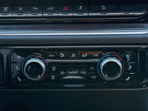 Used 2024 GMC Sierra 2500 SLT image 4