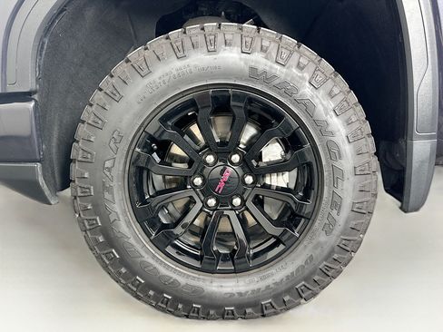 Used 2022 GMC Sierra 1500 AT4X AWD/4WD image 11