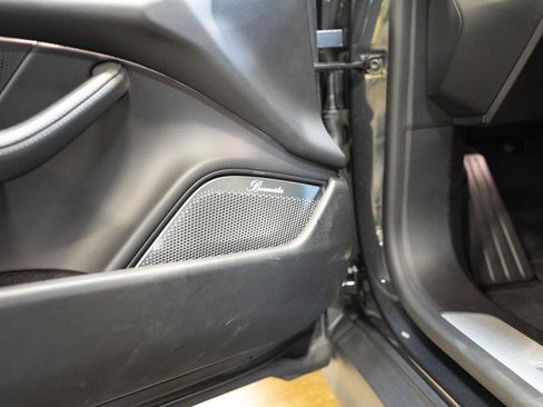 Used 2025 Porsche Taycan RWD image 62