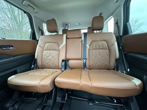 New 2026 Nissan Pathfinder Platinum w/ Cargo Package image 19