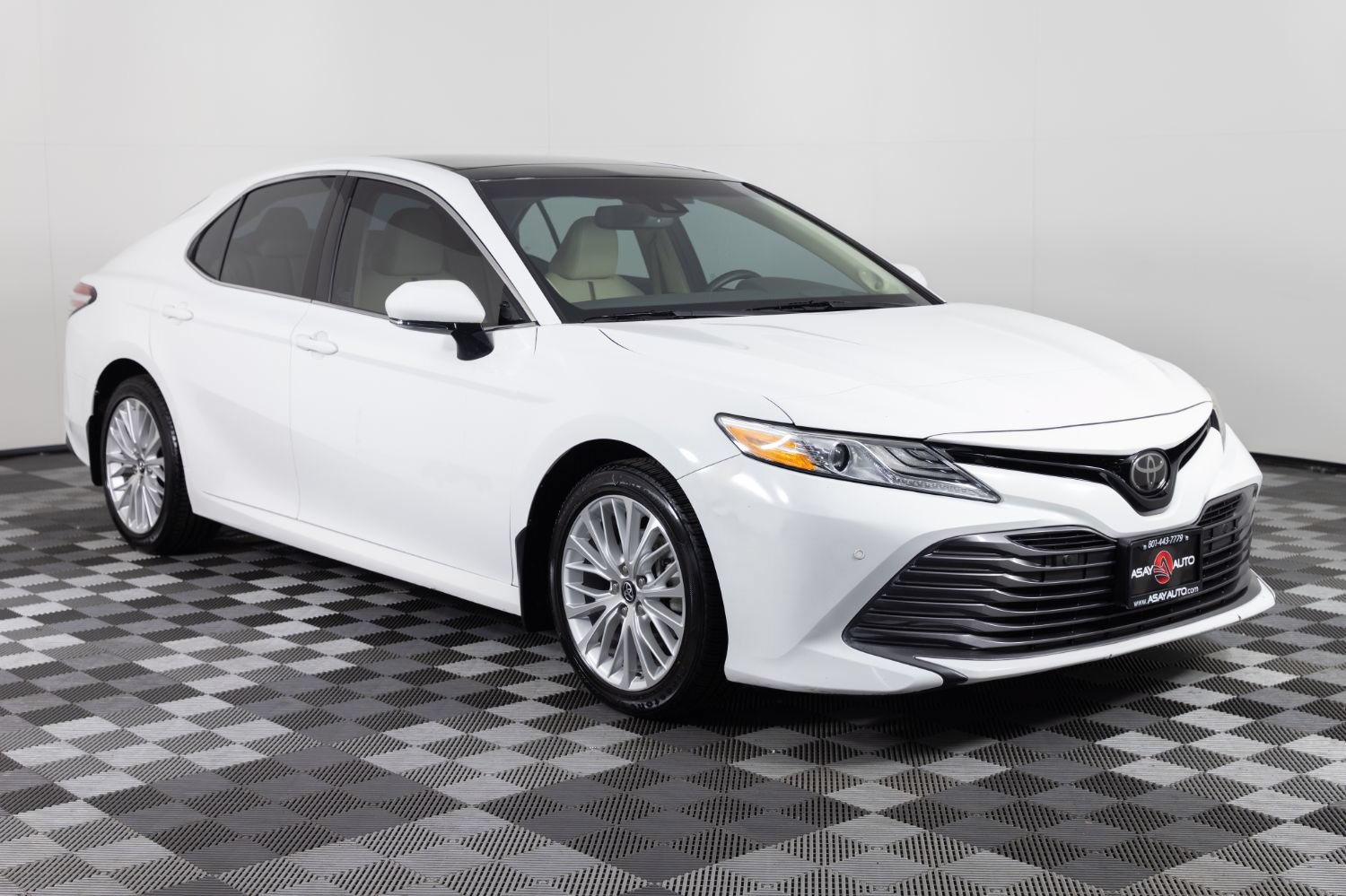 Used 2018 Toyota Camry XLE FWD image 10
