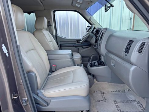 Used 2017 Nissan NV 3500 SL image 14