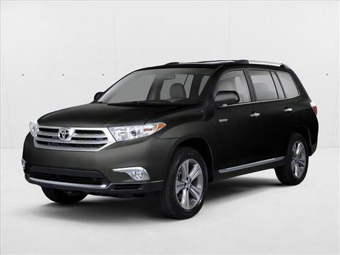 Used 2013 Toyota Highlander SE image 1