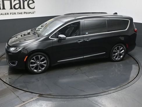 Used 2019 Chrysler Pacifica Limited w/ Advanced Safetytec Group image 56