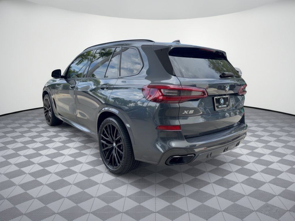 Used 2022 BMW X5 sDrive40i w/ M Sport Package RWD image 3