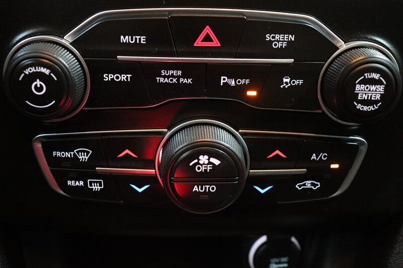 Used 2018 Dodge Charger R/T Scat Pack w/ Beats Audio Group RWD image 12