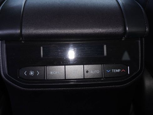 Certified 2025 Toyota Highlander XLE image 13