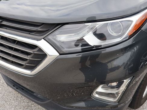 Used 2020 Chevrolet Equinox LS image 3