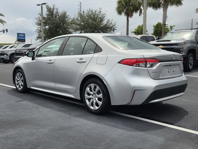 Used 2020 Toyota Corolla LE FWD image 5