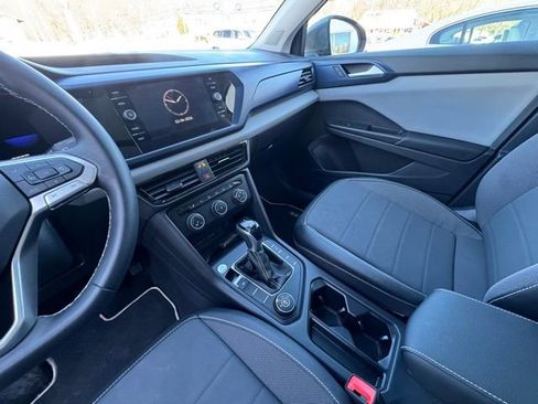 Certified 2022 Volkswagen Taos SE image 30