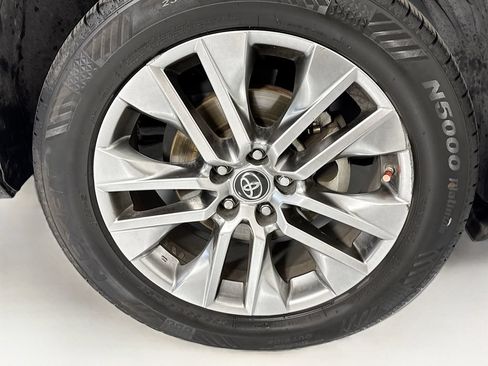 Used 2019 Toyota RAV4 Limited w/ Cold Weather Package FWD image 32