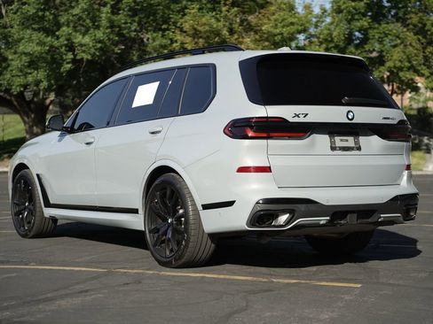 Used 2024 BMW X7 xDrive40i w/ Executive Package AWD/4WD image 3