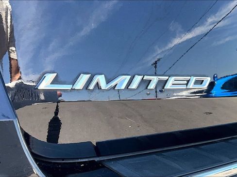 Used 2021 Ford Explorer Limited w/ Equipment Group 301A AWD/4WD image 43