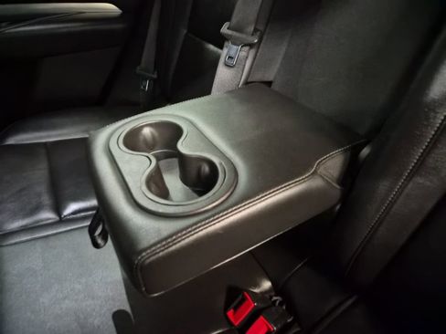 Used 2021 Cadillac XT4 Premium Luxury w/ Cold Weather Package image 20