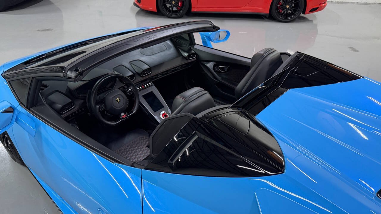 Used 2020 Lamborghini Huracan EVO RWD image 27