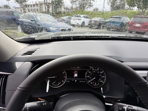 New 2025 Nissan Pathfinder SV image 25