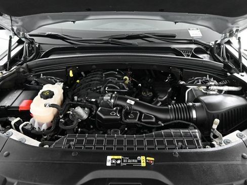 Used 2024 Jeep Grand Cherokee Altitude image 29