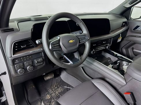 New 2026 Chevrolet Suburban LT w/ Comfort Package AWD/4WD image 9