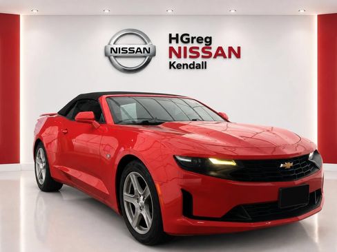 Used 2020 Chevrolet Camaro LT RWD image 3
