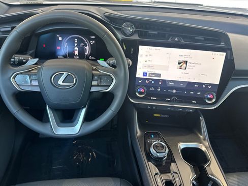 Used 2023 Lexus RZ 450e Premium w/ Technology Package AWD/4WD image 18