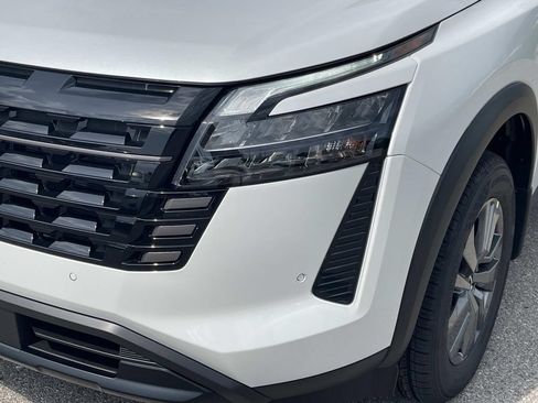 New 2026 Nissan Pathfinder SV FWD image 9