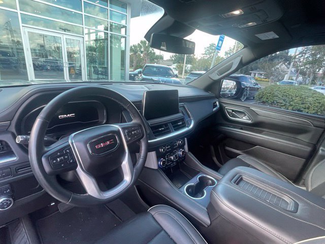 Used 2023 GMC Yukon SLT w/ SLT Luxury Package AWD/4WD image 10