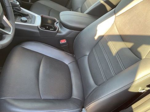 Used 2022 Toyota RAV4 Limited image 11