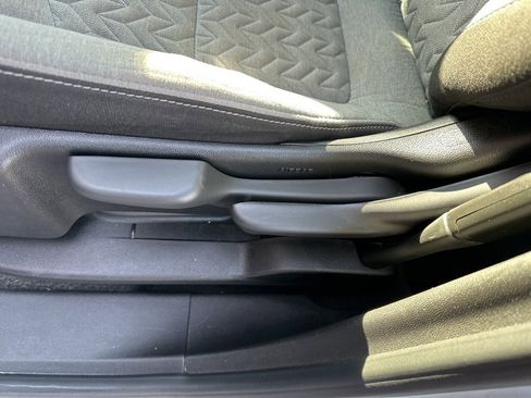 Used 2022 Chevrolet Equinox LS image 22