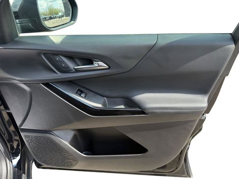 Used 2025 Chevrolet Equinox LT w/ Convenience Package II image 26