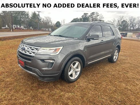 Used 2019 Ford Explorer XLT w/ Equipment Group 202A image 2