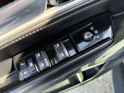 Used 2022 Jeep Wagoneer Series III AWD/4WD image 15