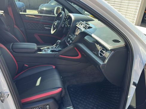 Used 2022 Bentley Bentayga Speed AWD/4WD image 14