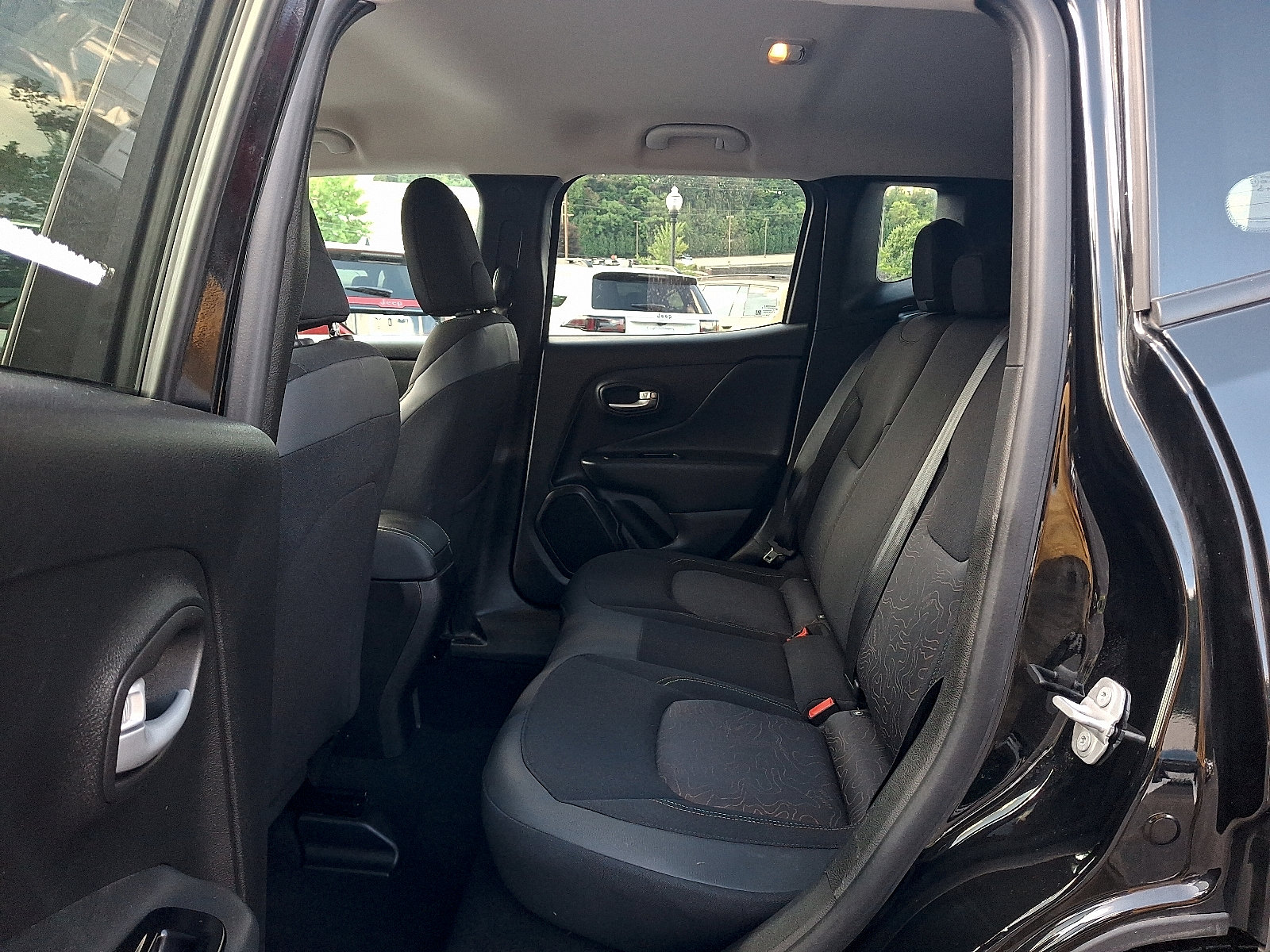 Certified 2023 Jeep Renegade Latitude AWD/4WD image 10