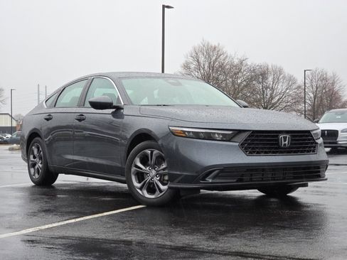 Used 2023 Honda Accord EX image 2