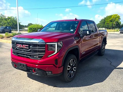 Used 2024 GMC Sierra 1500 AT4 w/ Technology Package AWD/4WD image 2