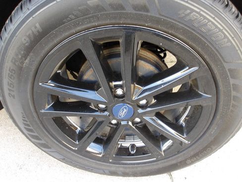Used 2018 Ford Focus SE w/ Cold Weather Package FWD image 51