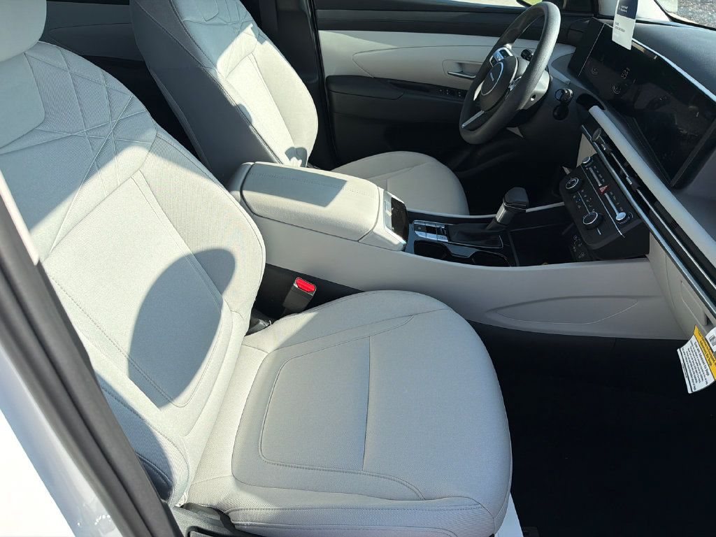 Certified 2026 Hyundai Tucson SE FWD image 13