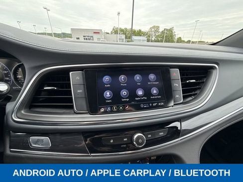 Used 2024 Buick Enclave Premium AWD/4WD image 31
