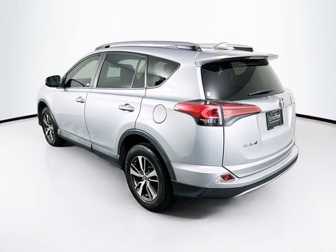 Used 2018 Toyota RAV4 XLE image 5