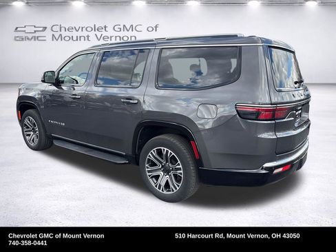 Used 2024 Jeep Wagoneer Series II image 3