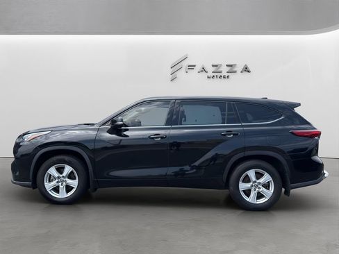 Used 2020 Toyota Highlander LE AWD/4WD image 12