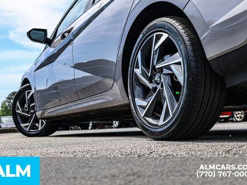 Used 2025 Hyundai Elantra Sport image 16