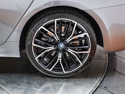 Used 2023 BMW 530e w/ M Sport Package RWD image 8