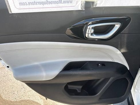 Certified 2025 Jeep Compass Limited AWD/4WD image 18